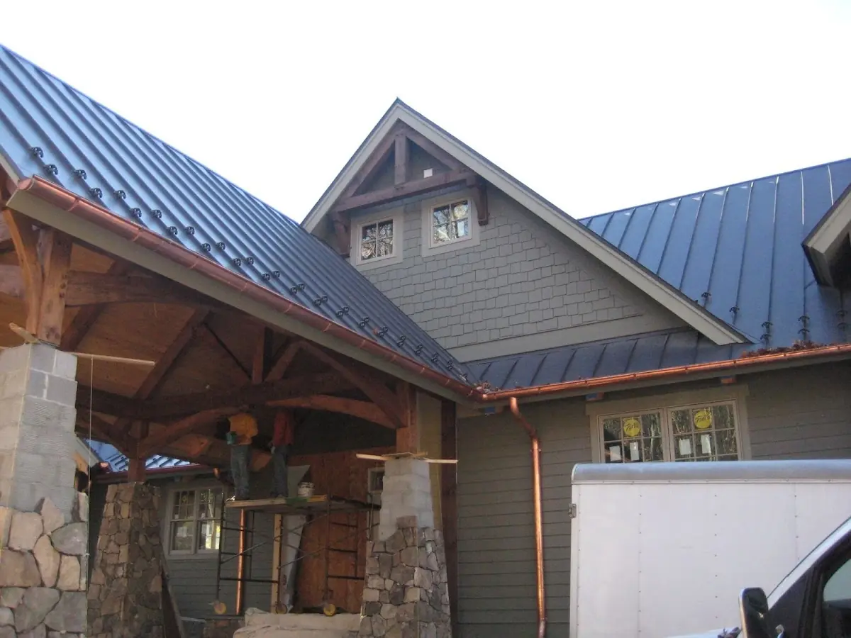 Craftsman Roofing team delivering quality roofing work in Laurelwood